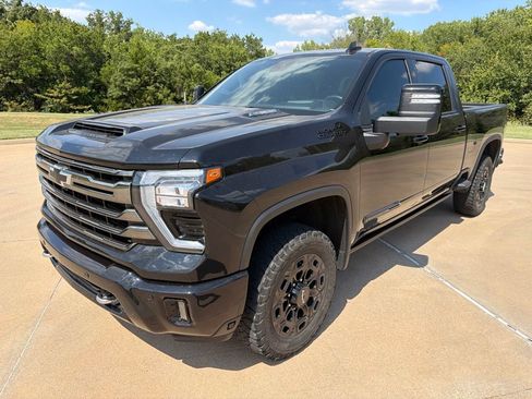 Used 2024 Chevrolet Silverado 2500 High Country w/ Midnight Edition AWD/4WD image 1