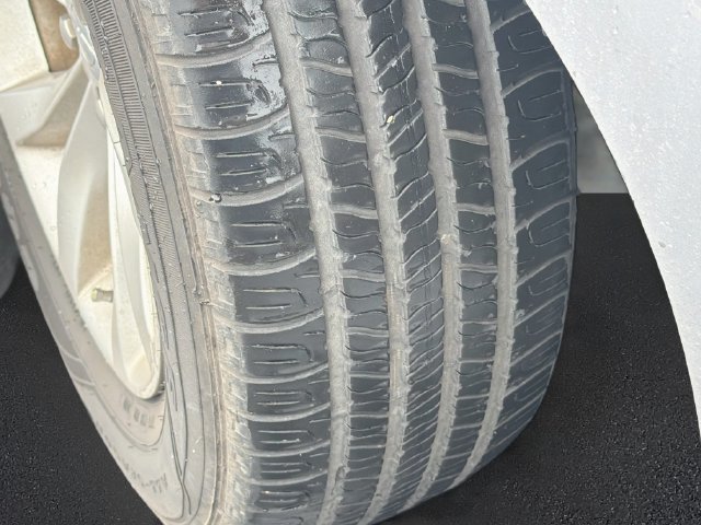 Used 2018 Chrysler 300 Touring RWD image 10