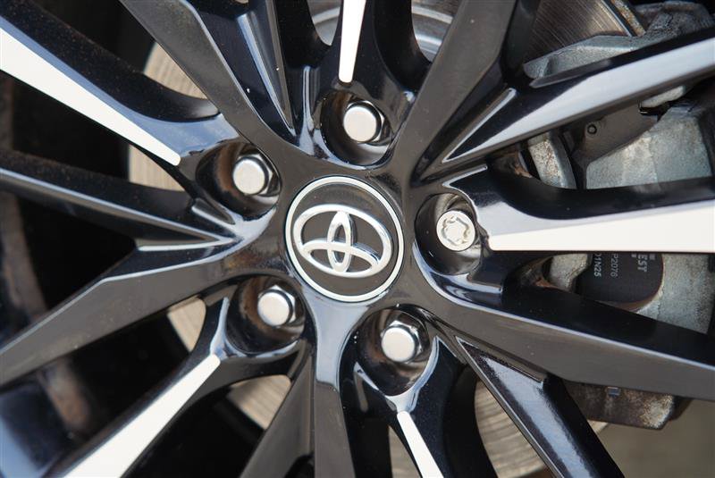 Used 2019 Toyota Camry XSE w/ Navigation Package FWD image 18