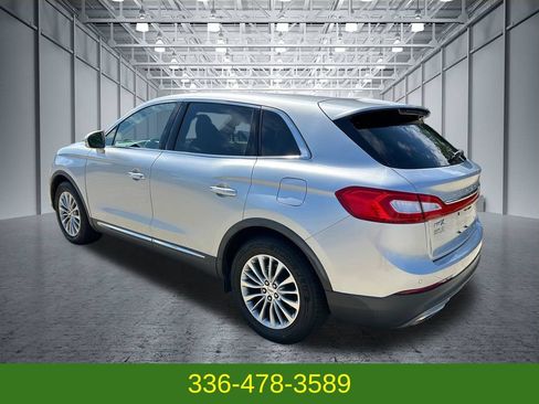 Used 2016 Lincoln MKX Select w/ Select Plus Package FWD image 3