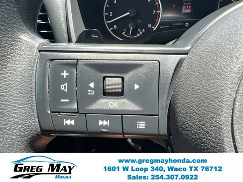 Used 2024 Nissan Rogue SV FWD image 25