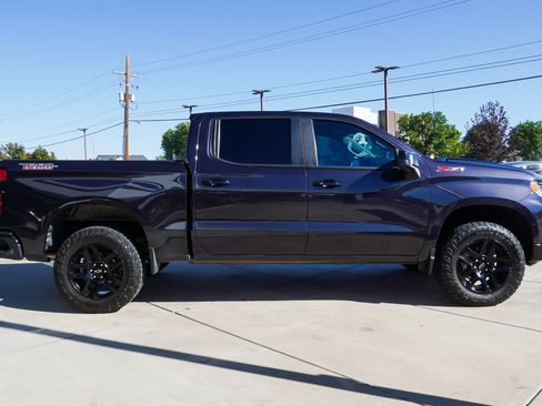 Used 2022 Chevrolet Silverado 1500 LT Trail Boss w/ LT Trail Boss Premium Package AWD/4WD image 9