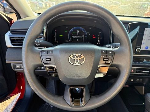 Used 2025 Toyota Camry LE image 16