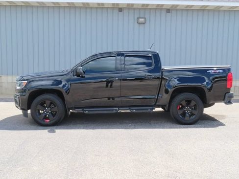 Used 2021 Chevrolet Colorado LT w/ Redline Special Edition AWD/4WD image 10