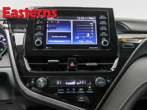 Used 2023 Toyota Camry SE image 12