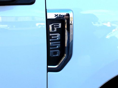 Used 2020 Ford F350 XL w/ Power Equipment Group image 28