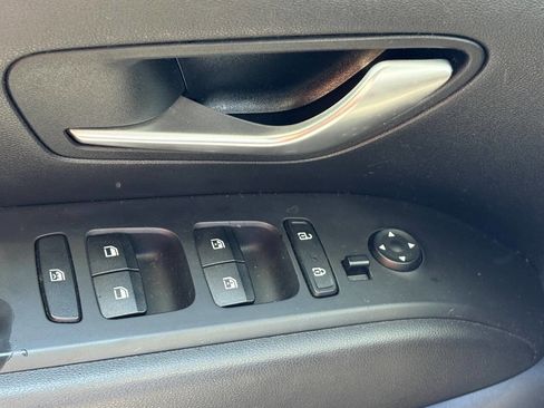 Used 2022 Hyundai Santa Cruz SEL Premium image 19