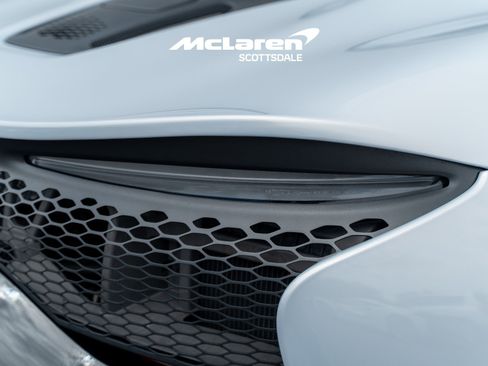 Used 2023 McLaren Artura RWD image 24