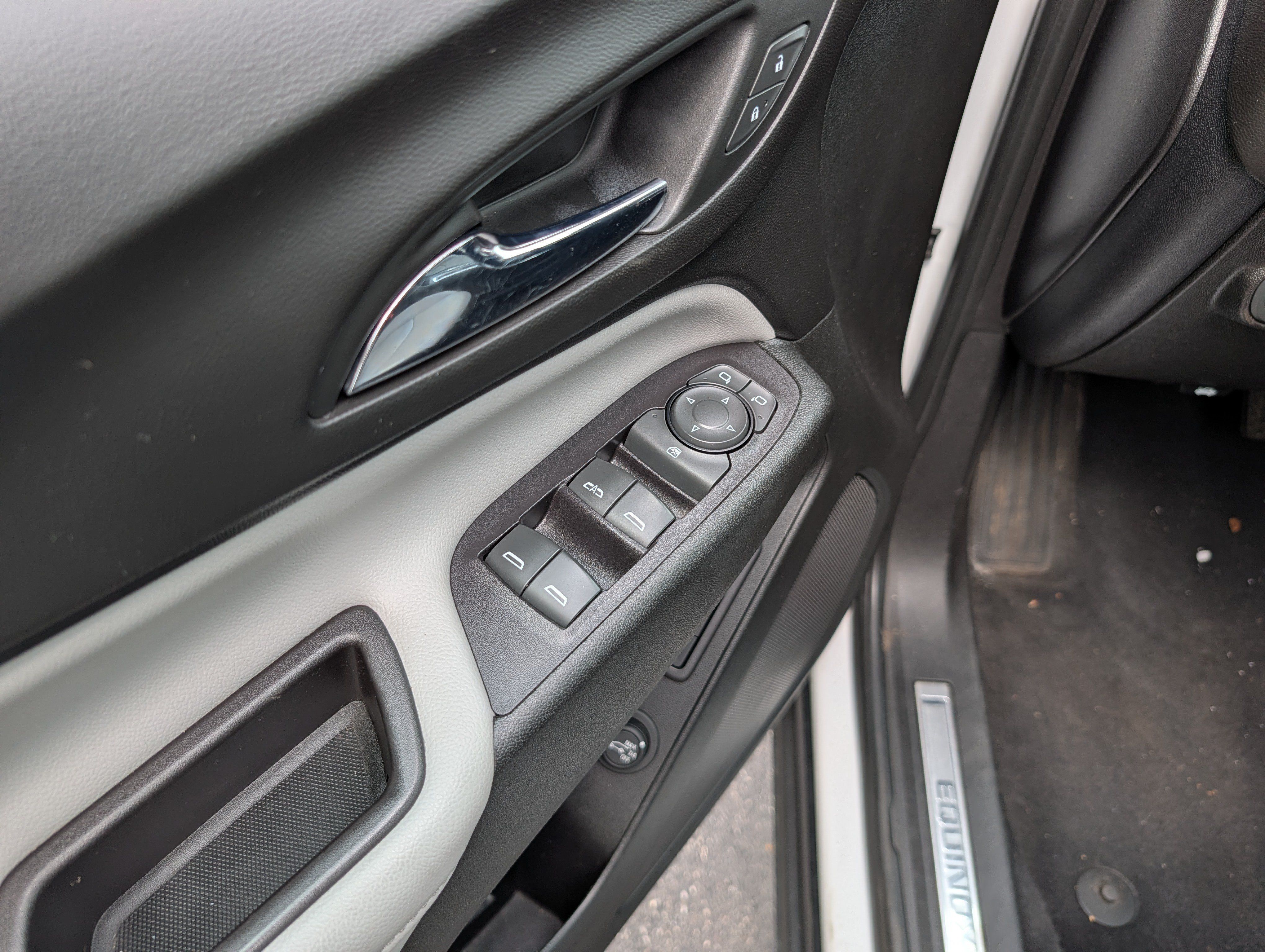 Used 2019 Chevrolet Equinox Premier AWD/4WD image 19