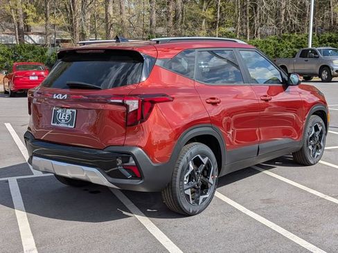New 2026 Kia Seltos S FWD image 3