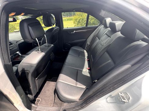 Used 2009 Mercedes-Benz C 300 Sport image 12