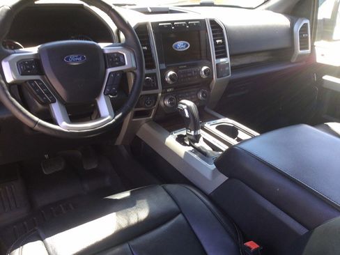 Used 2018 Ford F150 Lariat w/ Equipment Group 502A Luxury AWD/4WD image 17