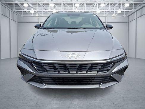 Certified 2026 Hyundai Elantra Sport FWD image 7