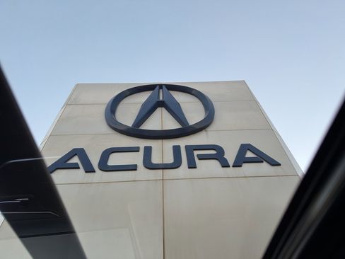 Used 2021 Toyota RAV4 XLE Premium image 2