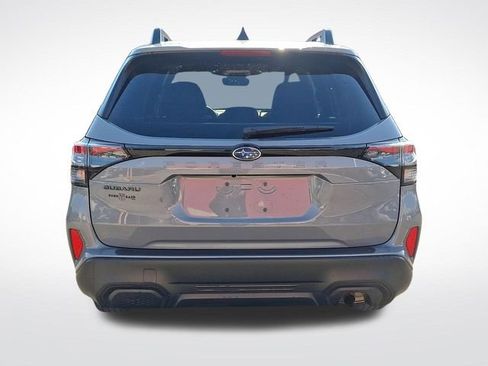 Used 2025 Subaru Forester Premium AWD/4WD image 5