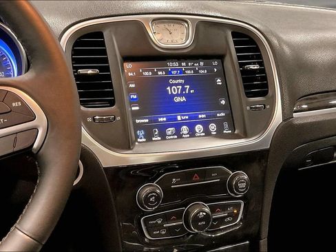 Used 2016 Chrysler 300 C AWD/4WD image 10