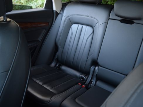 Used 2021 Audi Q5 Premium Plus image 15