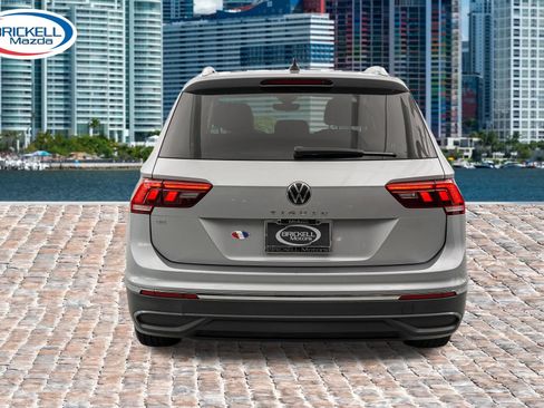 Used 2022 Volkswagen Tiguan SE FWD image 6