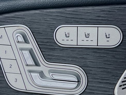 Used 2021 Mercedes-Benz GLS 450 4MATIC image 21