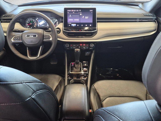 Used 2025 Jeep Compass Limited AWD/4WD image 16