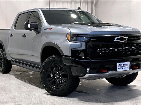 Used 2023 Chevrolet Silverado 1500 ZR2 w/ Technology Package image 34