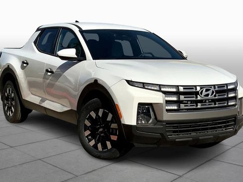 Used 2025 Hyundai Santa Cruz SE image 2