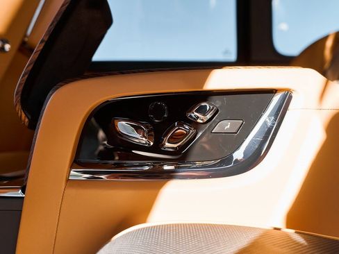 Used 2025 Rolls-Royce Cullinan image 59