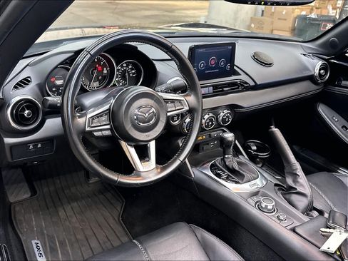 Used 2022 MAZDA MX-5 Miata Grand Touring w/ Weather Package RWD image 17