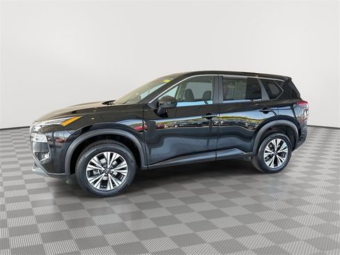 Used 2023 Nissan Rogue SV image 7