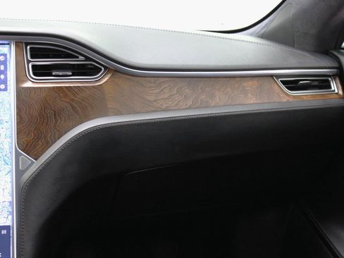 Used 2017 Tesla Model S 75D image 56