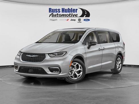 Used 2026 Chrysler Pacifica Pinnacle AWD/4WD image 1