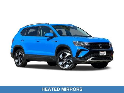 Used 2024 Volkswagen Taos SE w/ Panoramic Sunroof Package AWD/4WD image 2