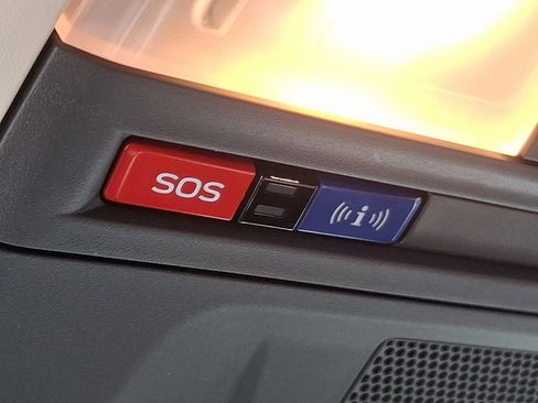 Certified 2024 Subaru Crosstrek 2.5i Limited w/ Crosstrek Mirror Package image 25