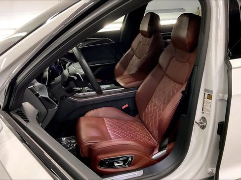 Used 2023 Audi S8 w/ S8 Executive Package image 25