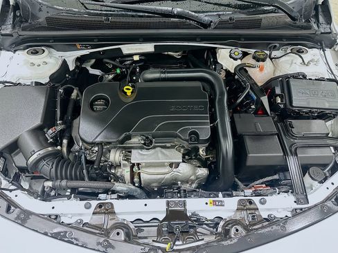 Used 2025 Chevrolet Malibu RS w/ LPO, Floor Liner Package FWD image 30