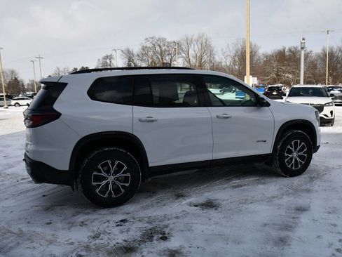 Used 2024 GMC Acadia AT4 w/ Luxury Package image 7