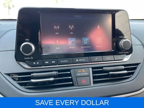 Used 2024 Nissan Altima 2.5 S FWD image 9