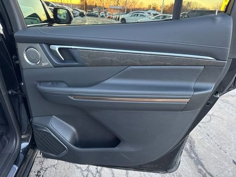 Used 2025 Buick Enclave Avenir w/ Super Cruise Package image 24