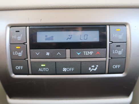 Used 2013 Lexus GX 460 image 37