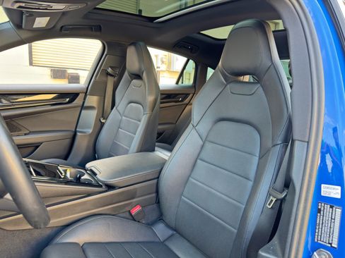 Used 2025 Porsche Panamera w/ Premium Package RWD image 40