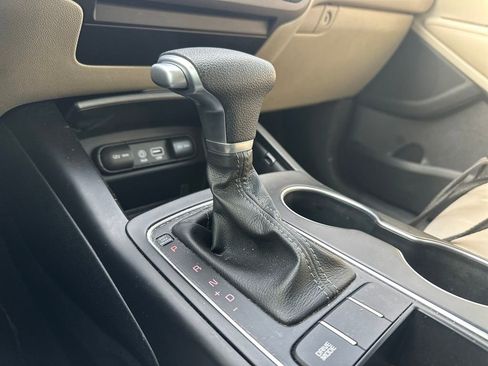 Used 2020 Kia Sorento LX image 18