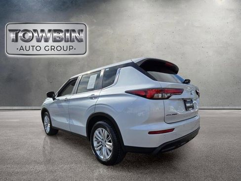Used 2022 Mitsubishi Outlander ES FWD image 6