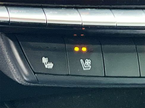 Used 2025 Cadillac XT4 Sport image 19