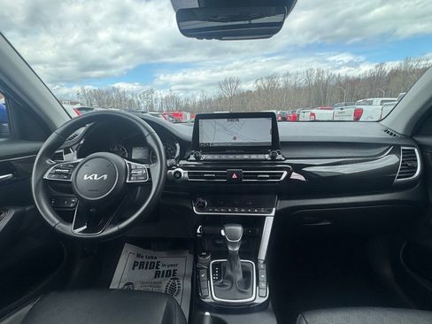 Used 2023 Kia Seltos EX AWD/4WD image 7