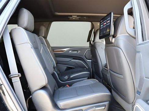 Certified 2023 Cadillac Escalade Premium Luxury image 21