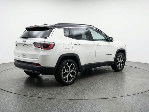 Used 2025 Jeep Compass Limited AWD/4WD image 9