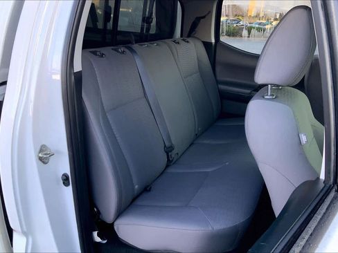 Used 2017 Toyota Tacoma SR5 image 17