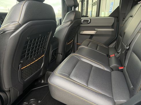 Used 2023 Ford Bronco Badlands image 25