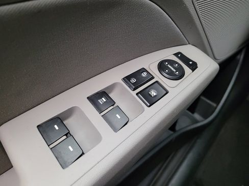 Used 2017 Hyundai Elantra SE image 27