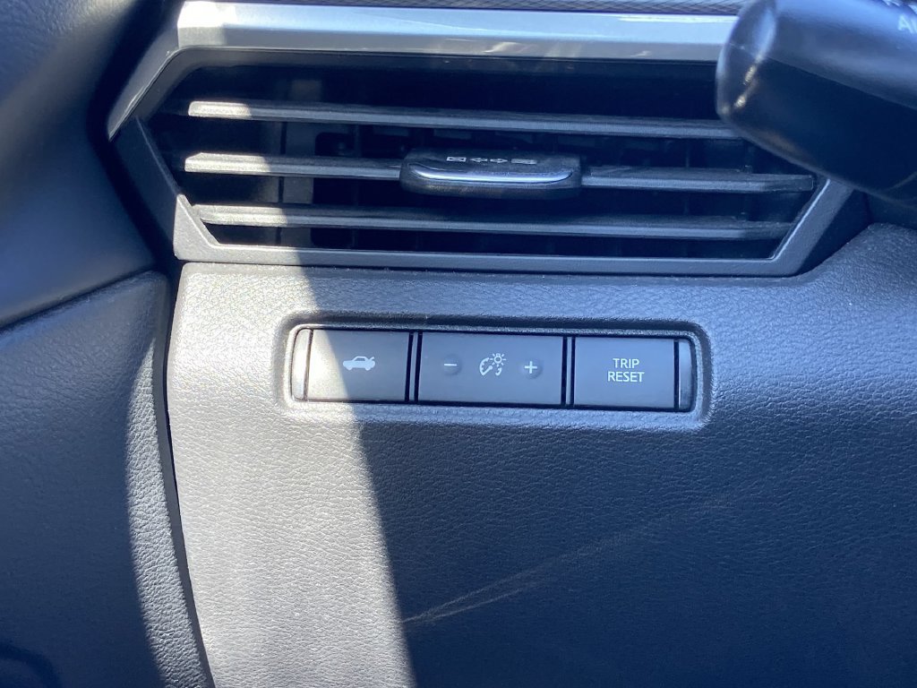 Used 2024 Nissan Altima 2.5 SR FWD image 13